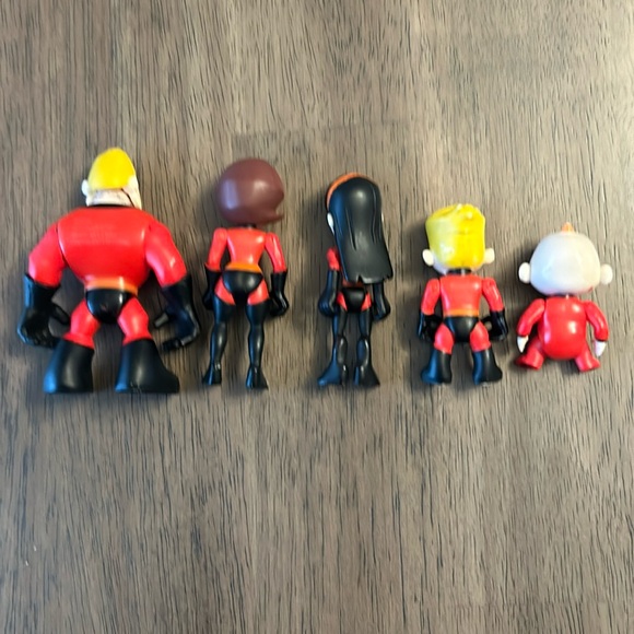 Disney Incredibles Junior Supers Bundle (13 pc) - Picture 3 of 9